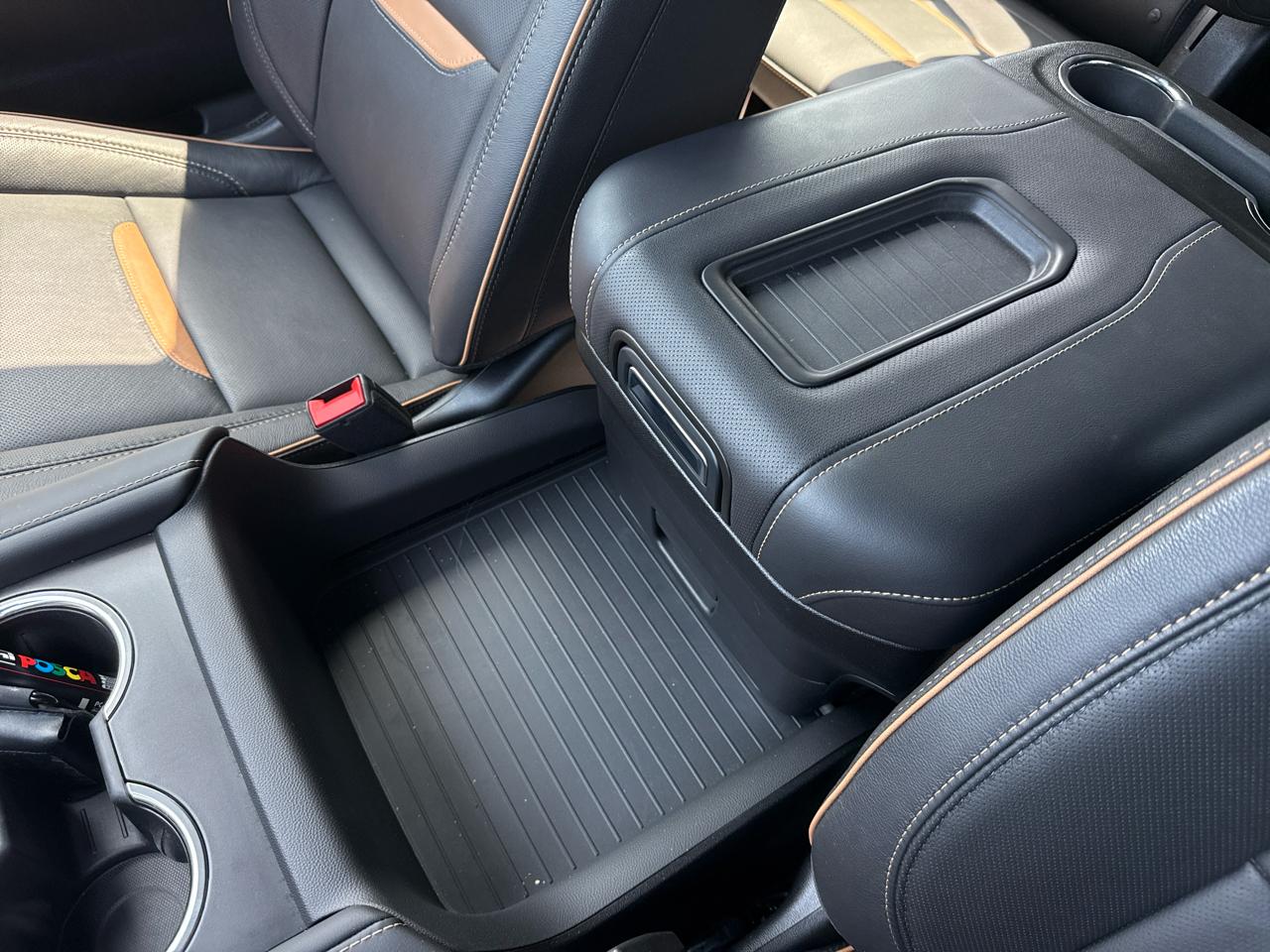 GMC Yukon XL 1500 AT4 4D SUV 4WD 2023
