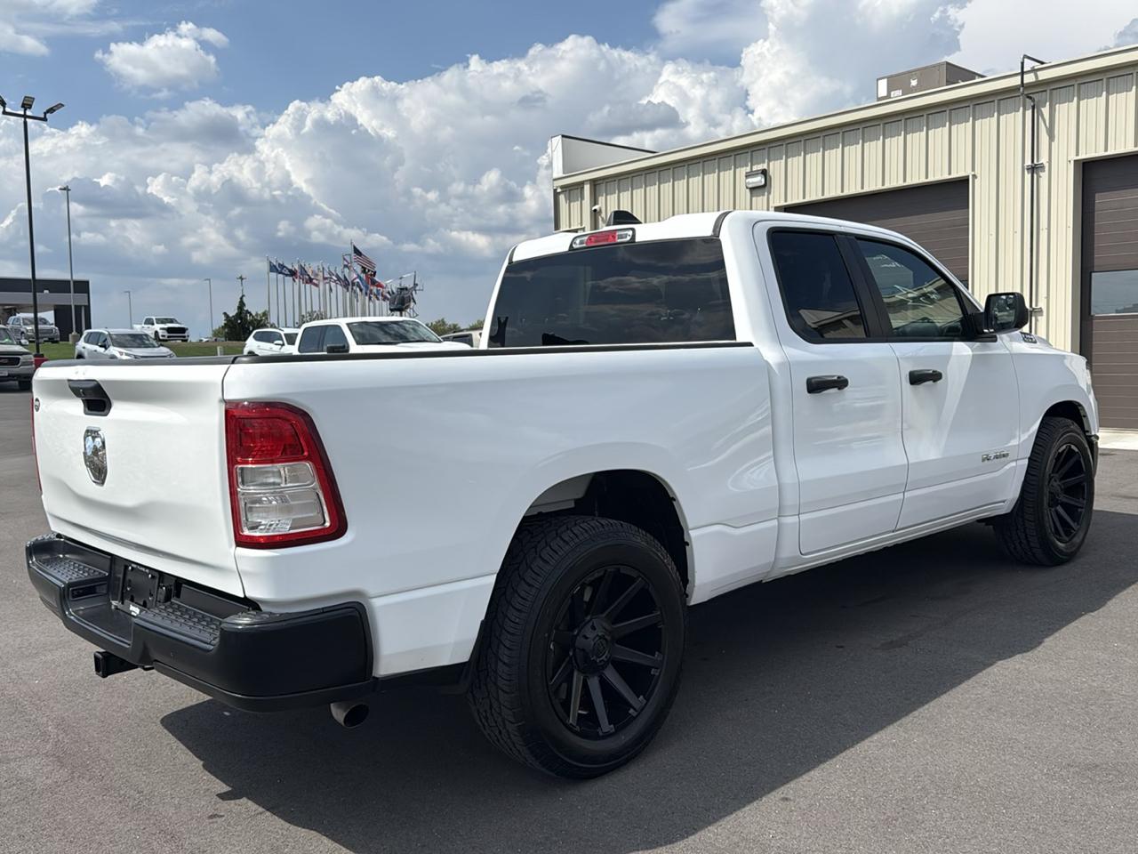 RAM 1500 Tradesman Quad Cab 2WD SWB 2022