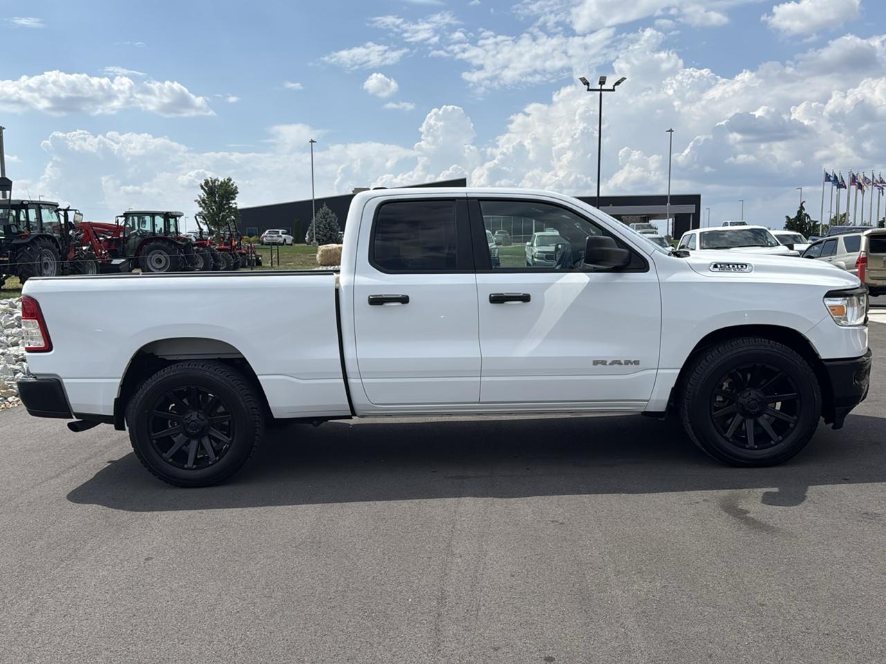 RAM 1500 Tradesman Quad Cab 2WD SWB 2022