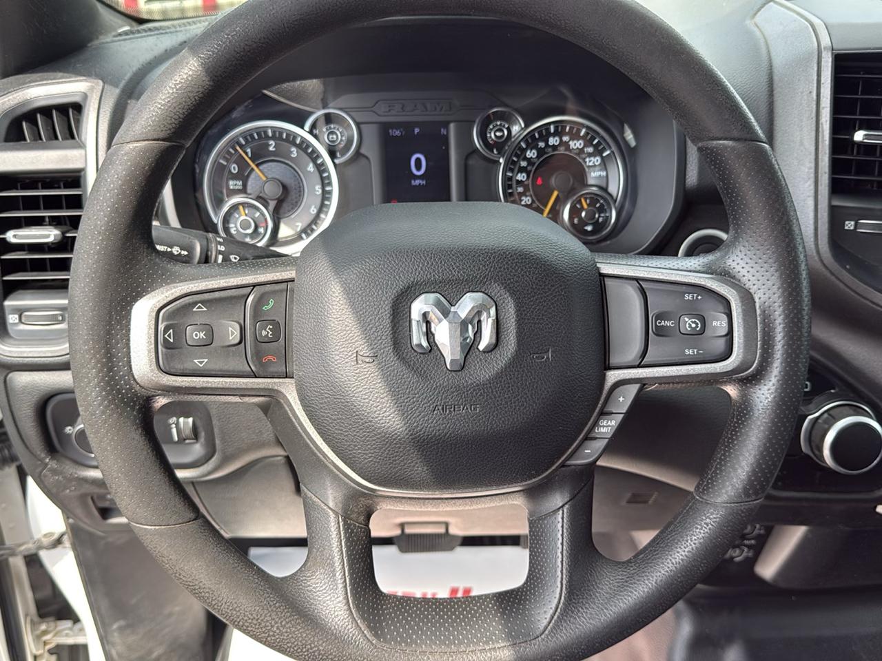 RAM 1500 Tradesman Quad Cab 2WD SWB 2022