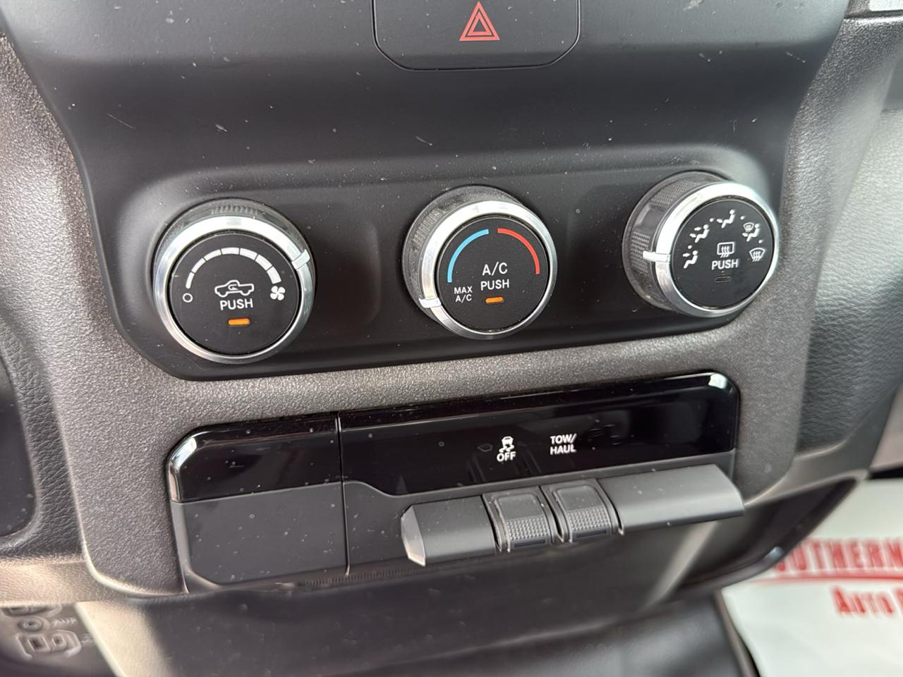 RAM 1500 Tradesman Quad Cab 2WD SWB 2022