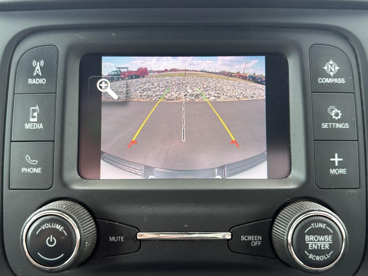 RAM 1500 Tradesman Quad Cab 2WD SWB 2022