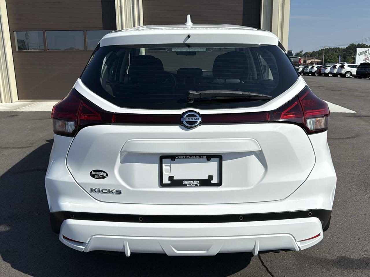 Nissan Kicks S 4D SUV FWD 2021