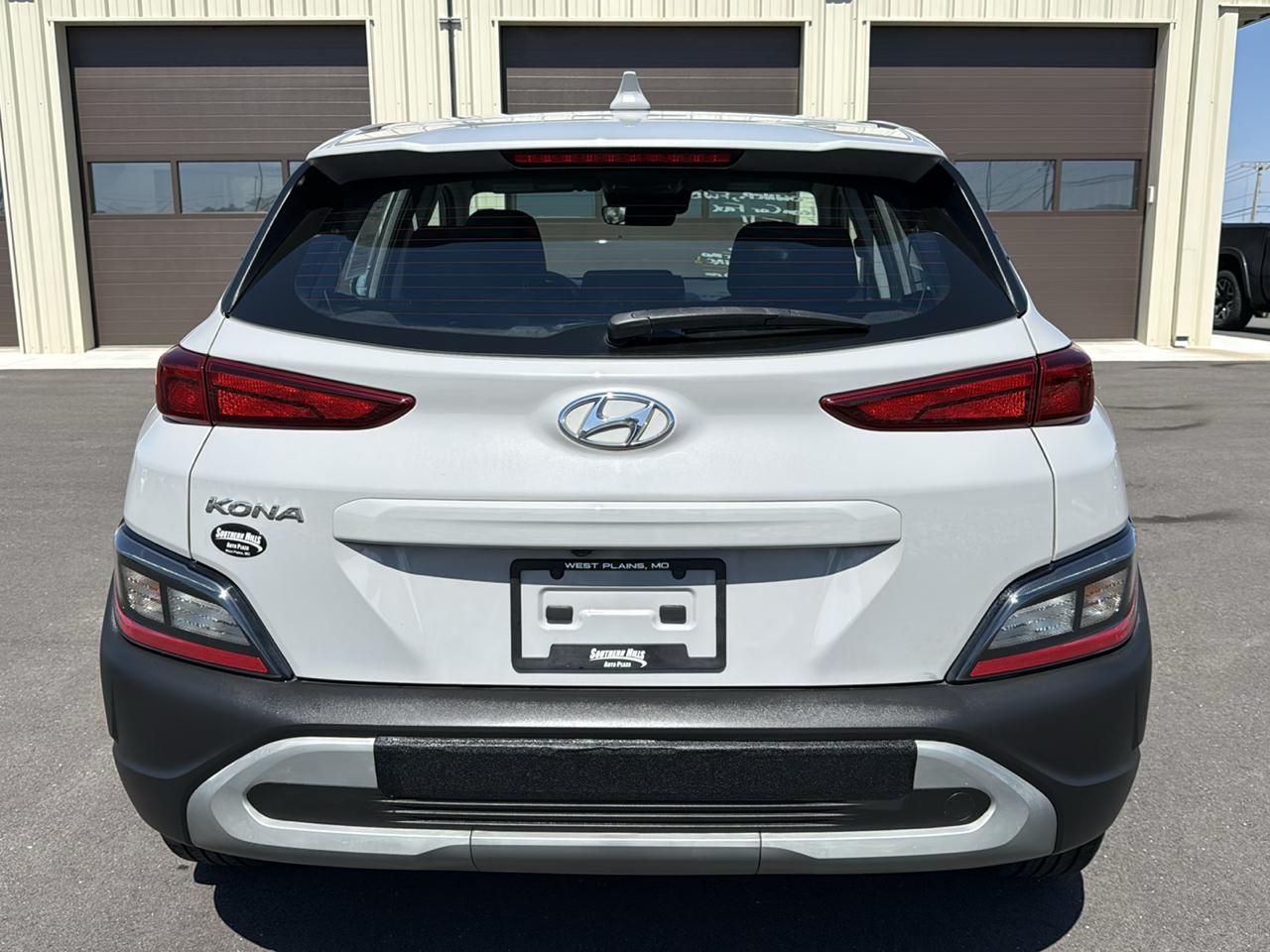 Hyundai Kona SE 4D SUV FWD 2.0L 2023