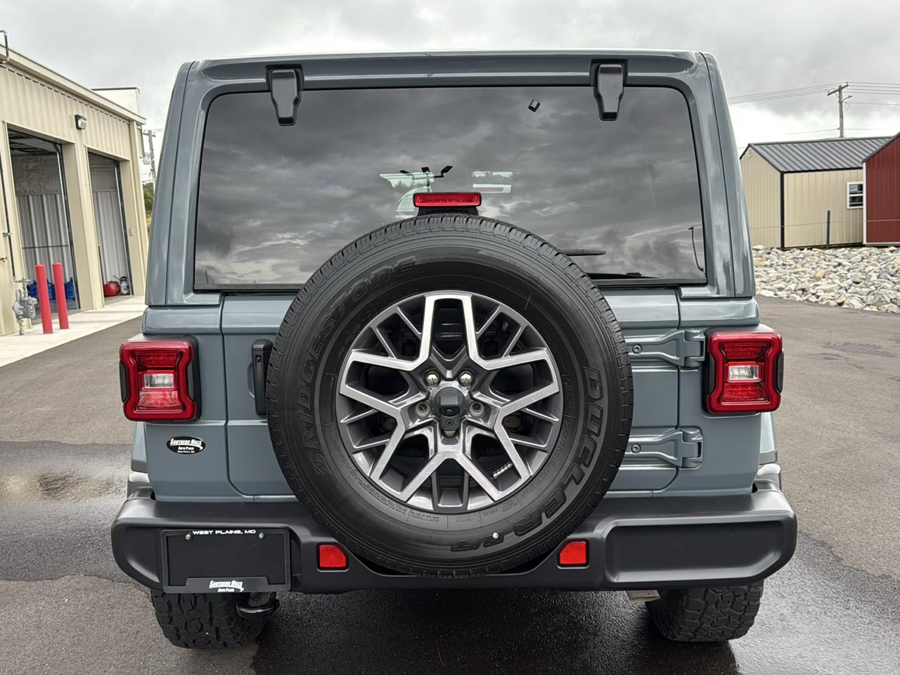 Jeep Wrangler Sahara 4D SUV 4WD 2024