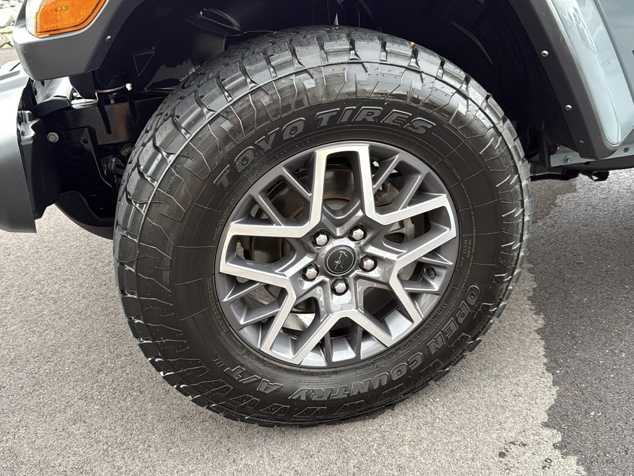 Jeep Wrangler Sahara 4D SUV 4WD 2024