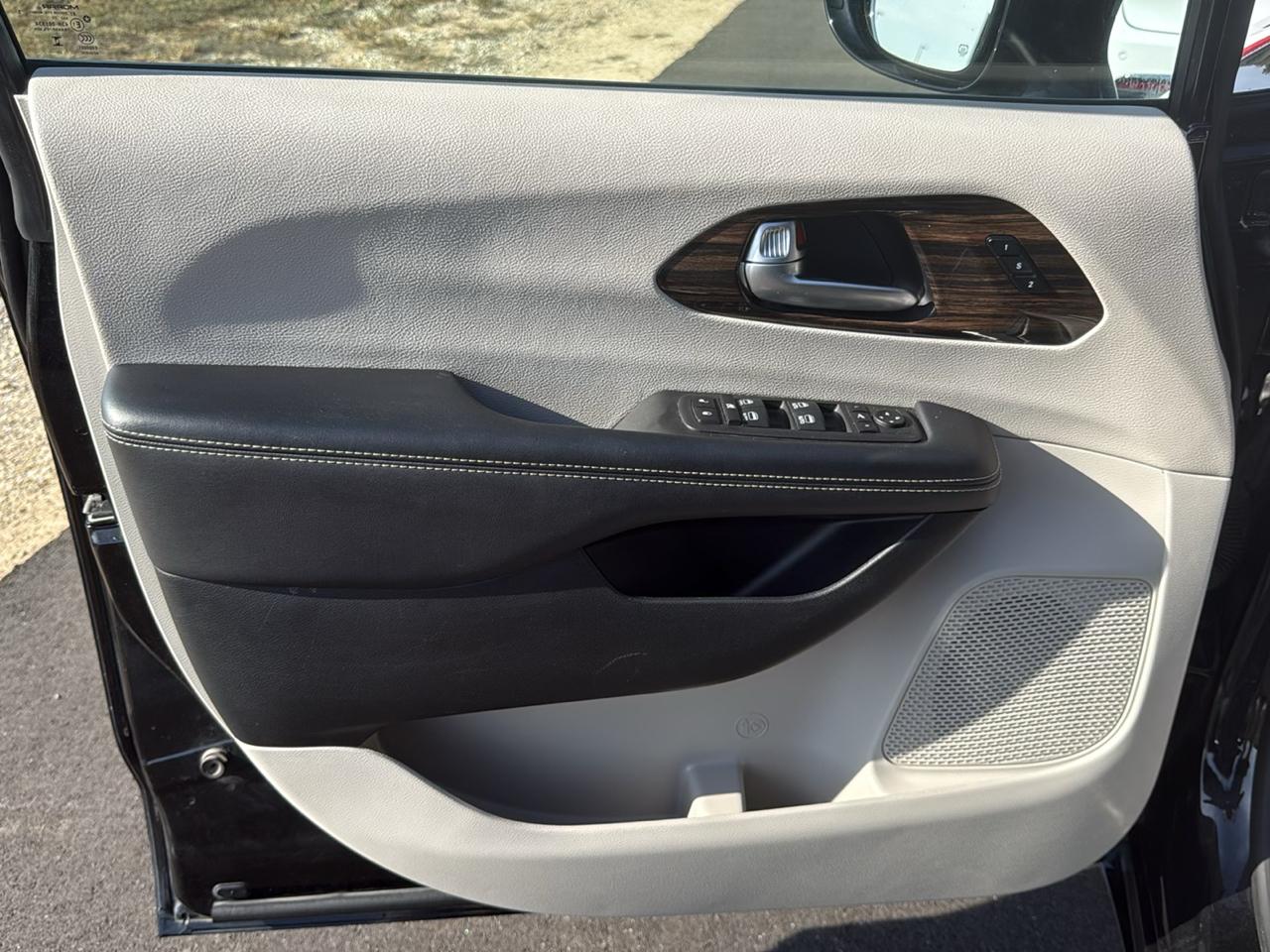Chrysler Pacifica Limited Wagon 2023
