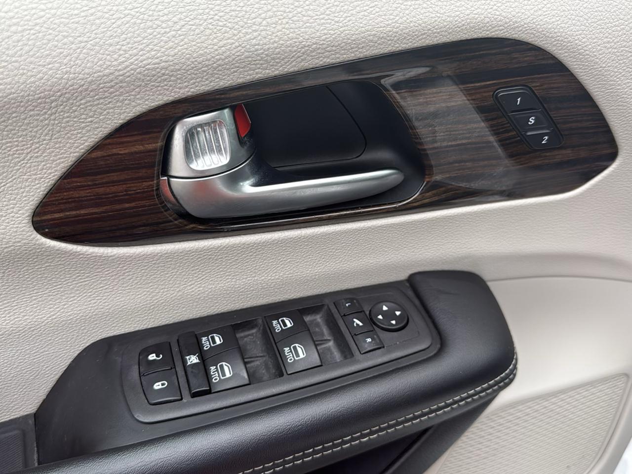 Chrysler Pacifica Limited Wagon 2023