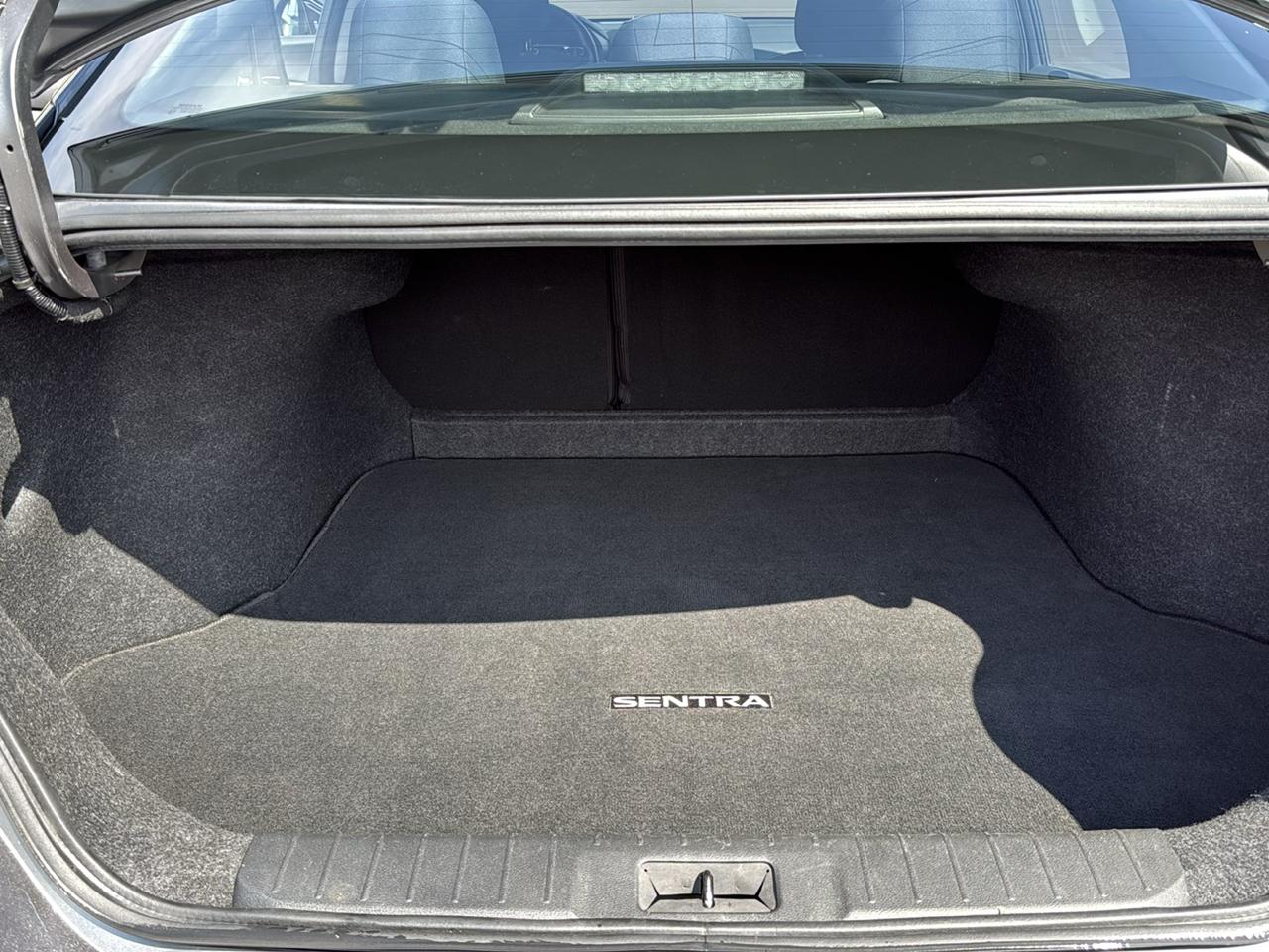 Nissan Sentra SV 4D Sedan 2022
