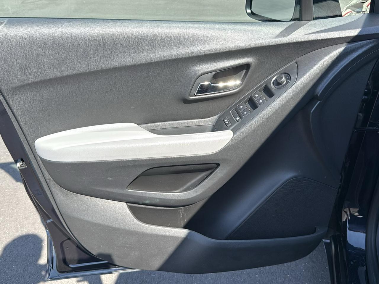 Chevrolet Trax LS 4D SUV FWD 2022