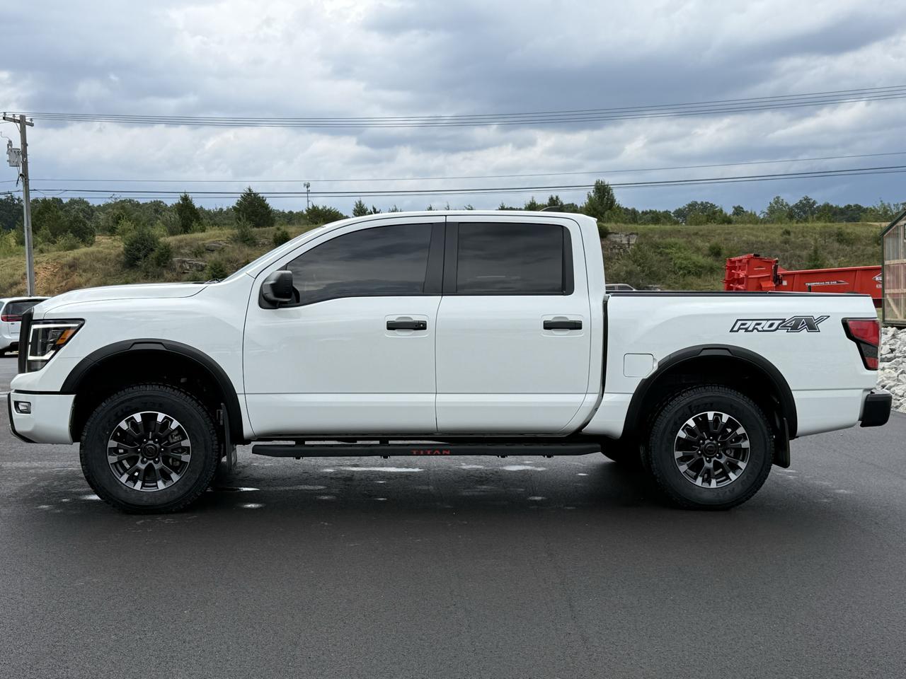 Nissan Titan PRO-4X Crew Cab 4WD SWB 2024