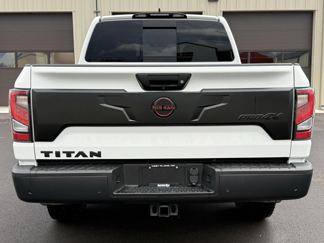 Nissan Titan PRO-4X Crew Cab 4WD SWB 2024