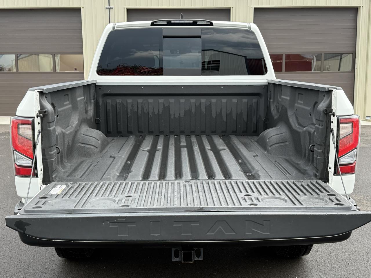 Nissan Titan PRO-4X Crew Cab 4WD SWB 2024