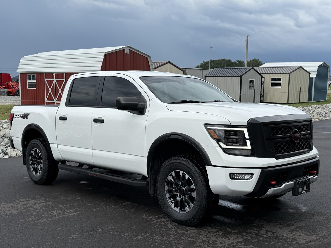 Nissan Titan PRO-4X Crew Cab 4WD SWB 2024