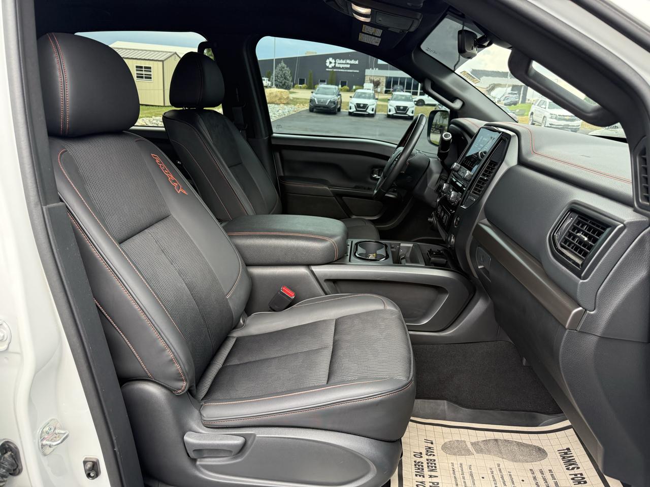 Nissan Titan PRO-4X Crew Cab 4WD SWB 2024
