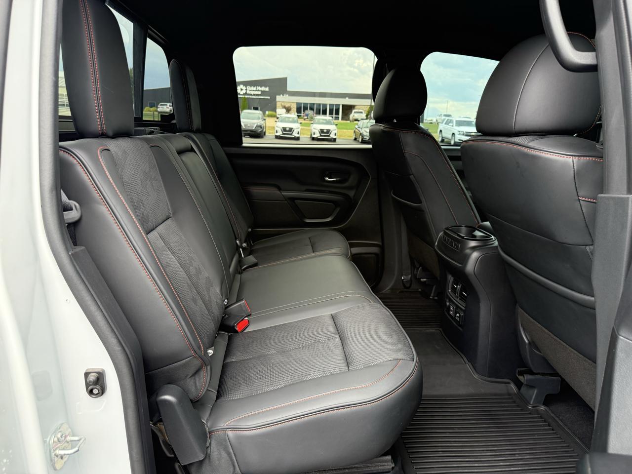 Nissan Titan PRO-4X Crew Cab 4WD SWB 2024