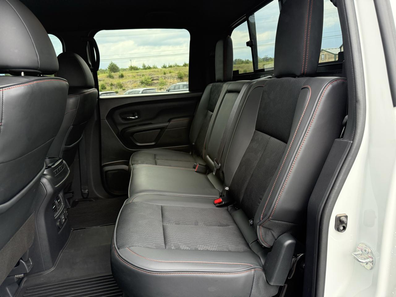 Nissan Titan PRO-4X Crew Cab 4WD SWB 2024
