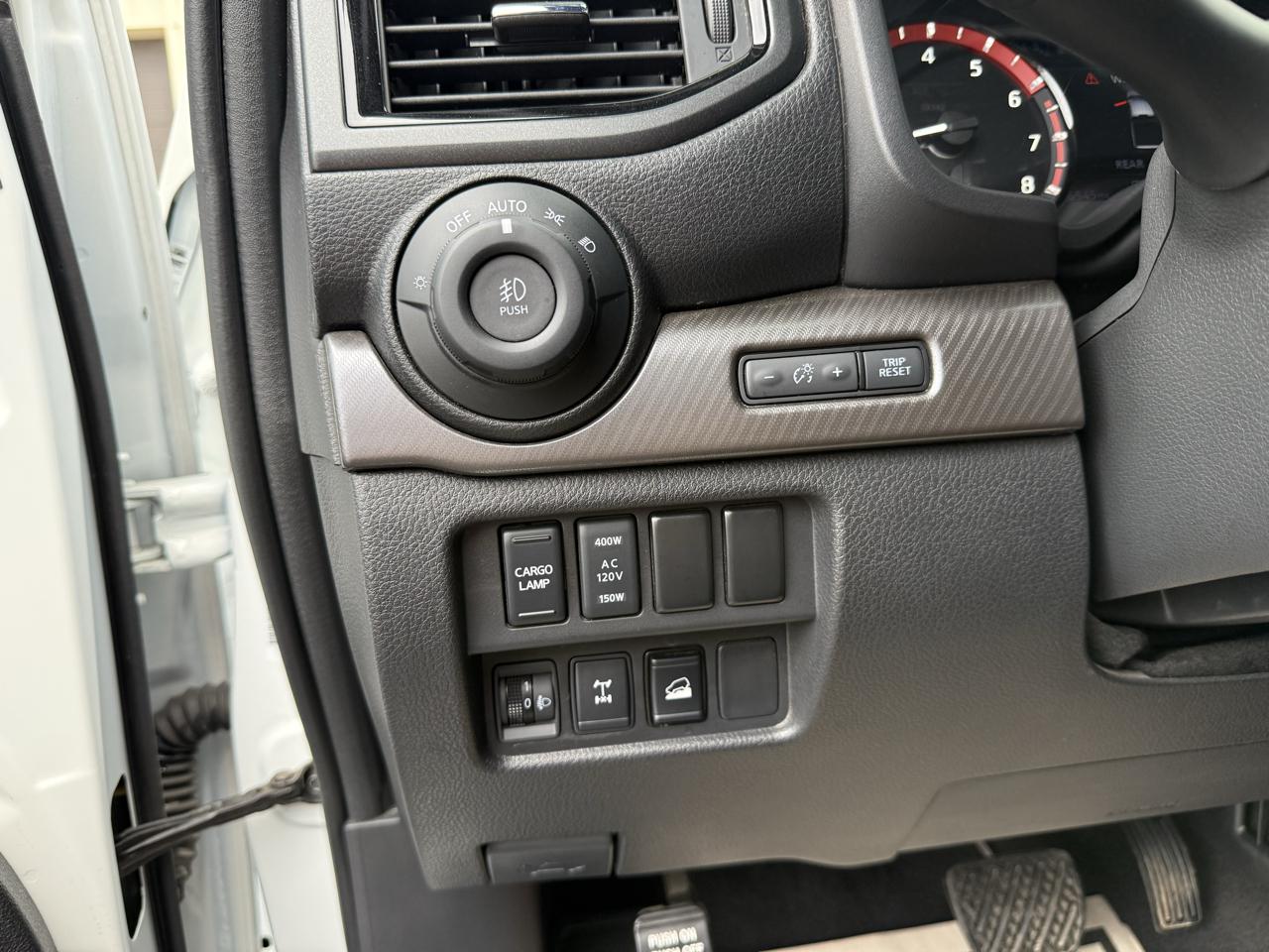 Nissan Titan PRO-4X Crew Cab 4WD SWB 2024
