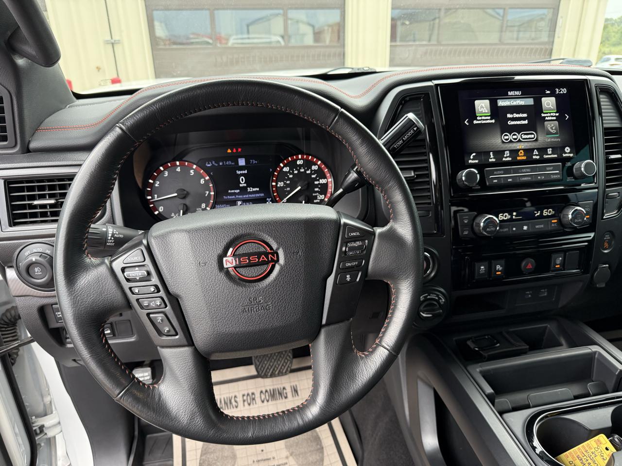 Nissan Titan PRO-4X Crew Cab 4WD SWB 2024