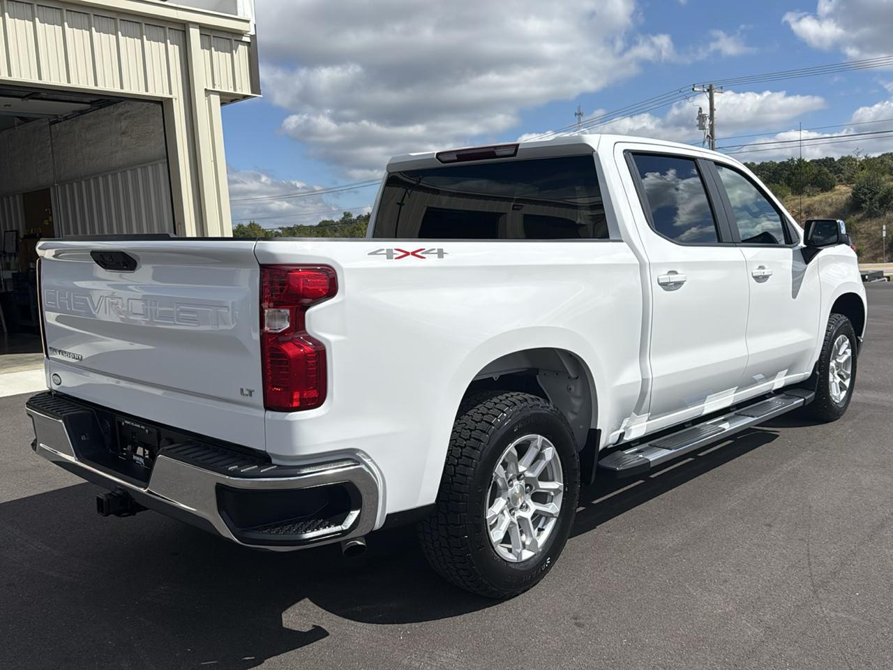 Chevrolet Silverado photo 6