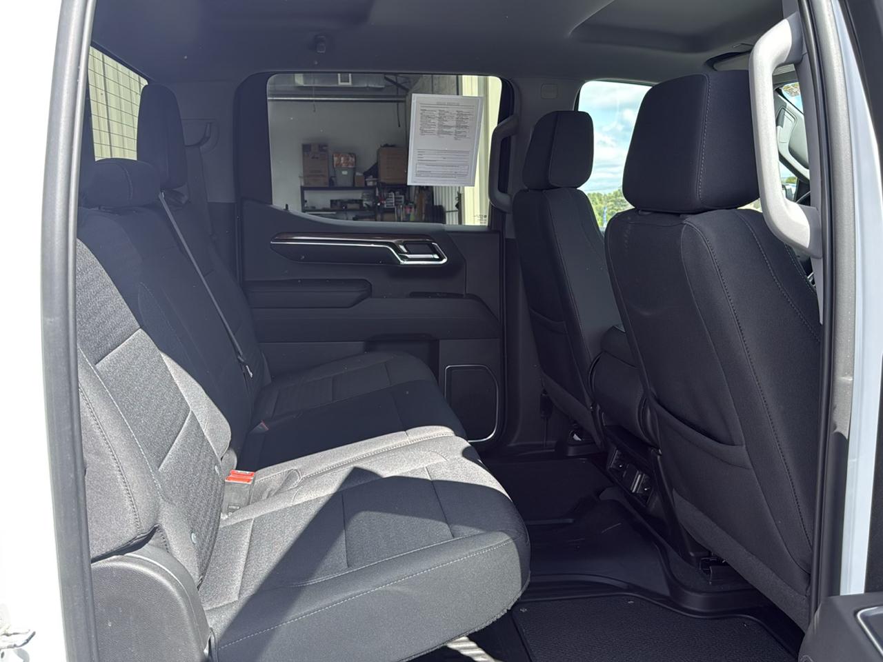 Chevrolet Silverado photo 13