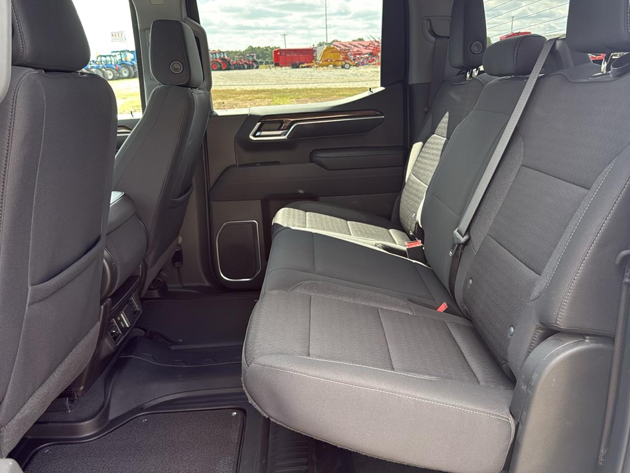 Chevrolet Silverado photo 14