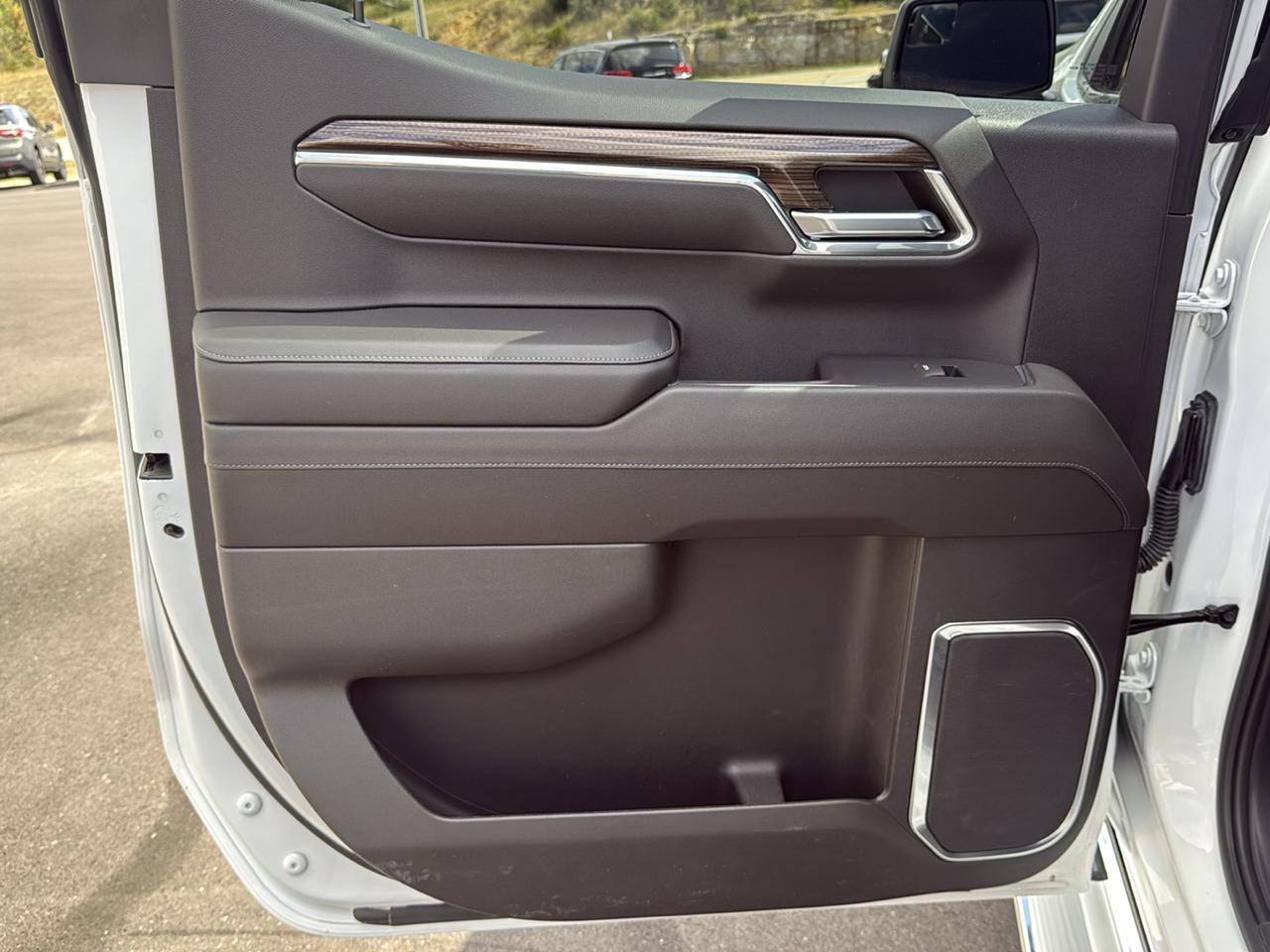 Chevrolet Silverado photo 15
