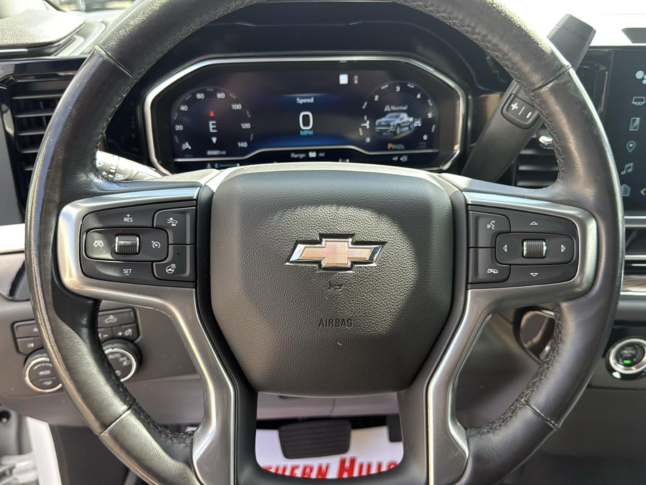 Chevrolet Silverado photo 18