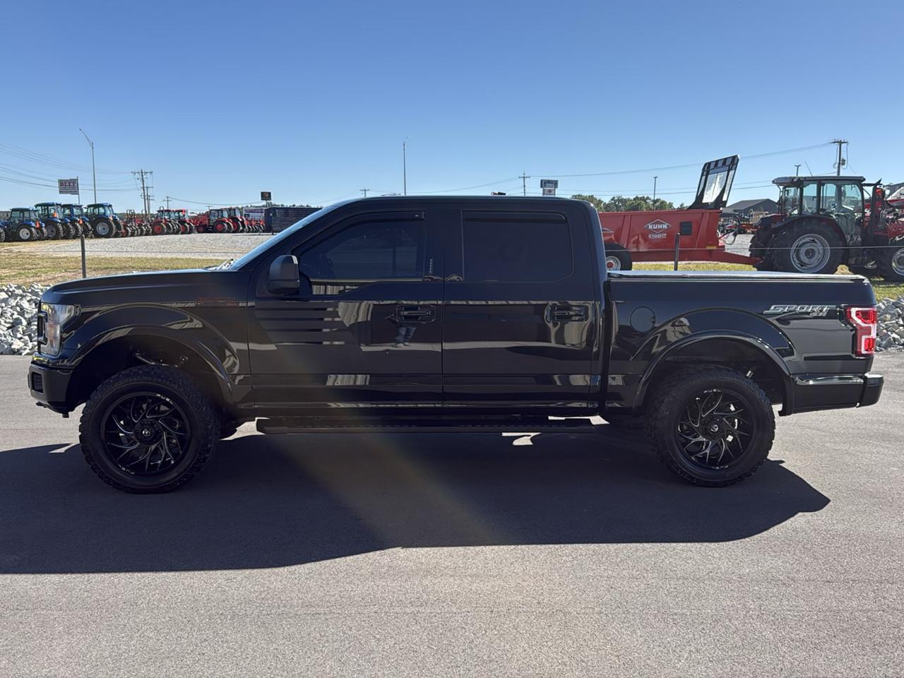 Ford F-150 photo 2