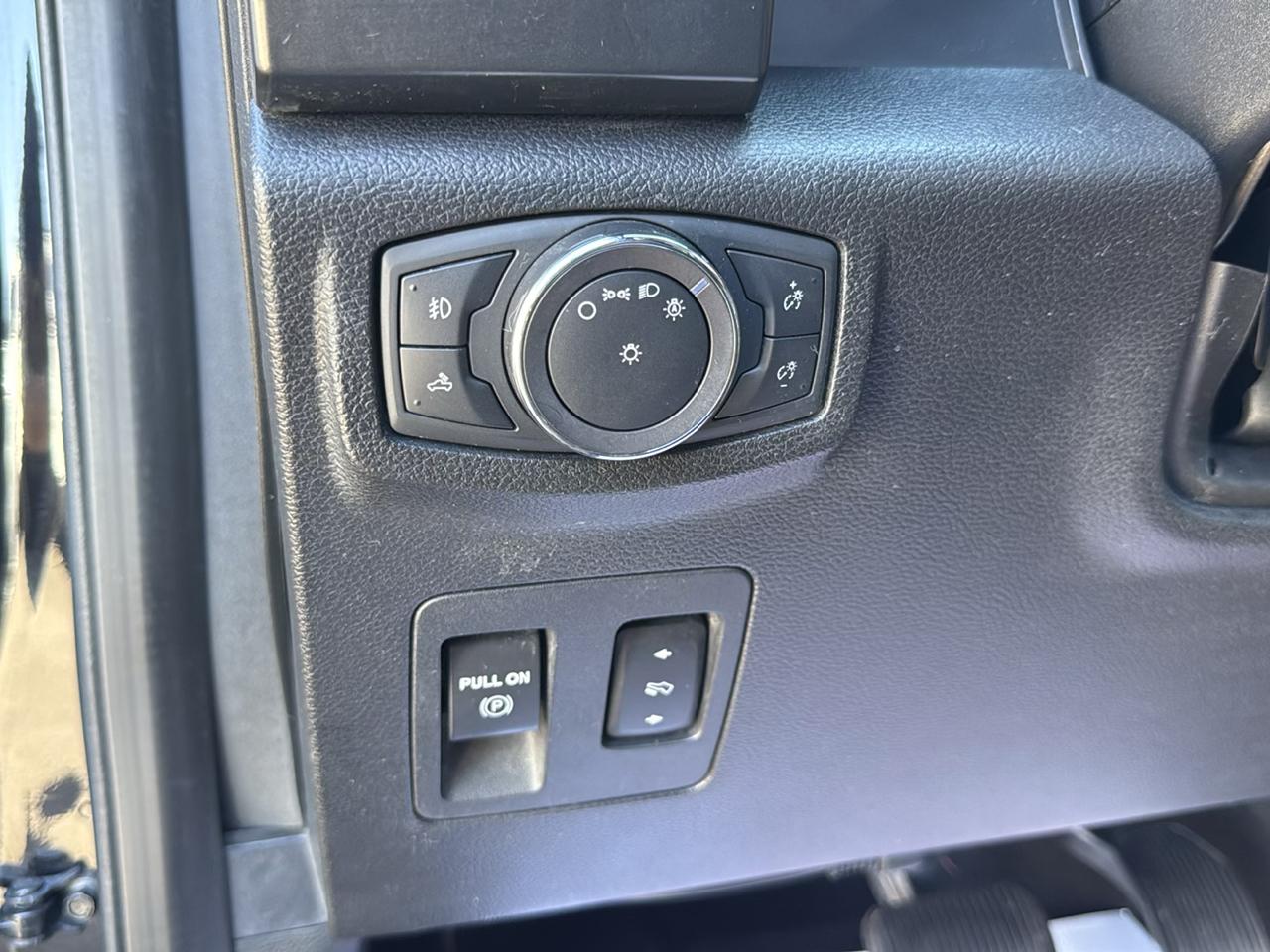Ford F-150 photo 16