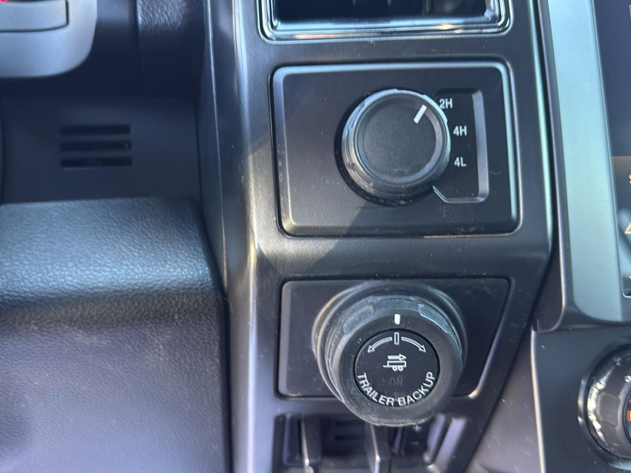 Ford F-150 photo 19