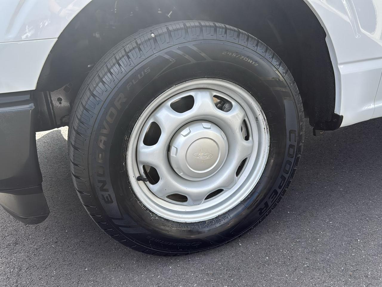 Ford F150 XL Reg Cab 2WD 122 2021