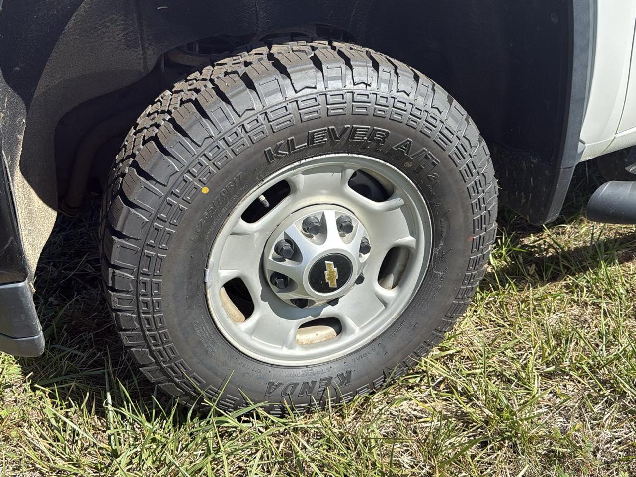 Chevrolet Silverado photo 8