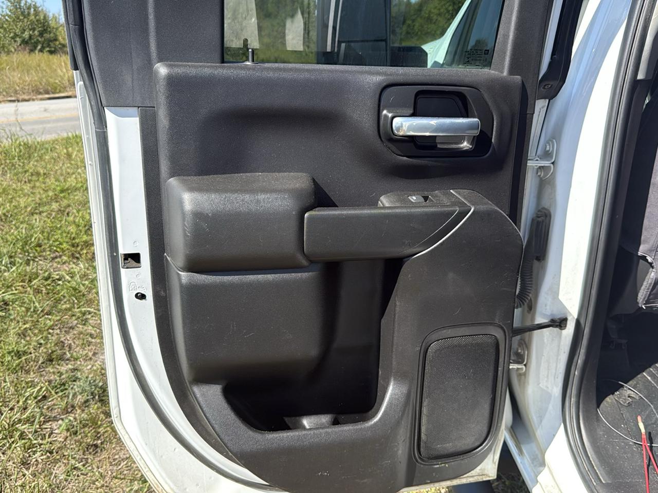 Chevrolet Silverado photo 13