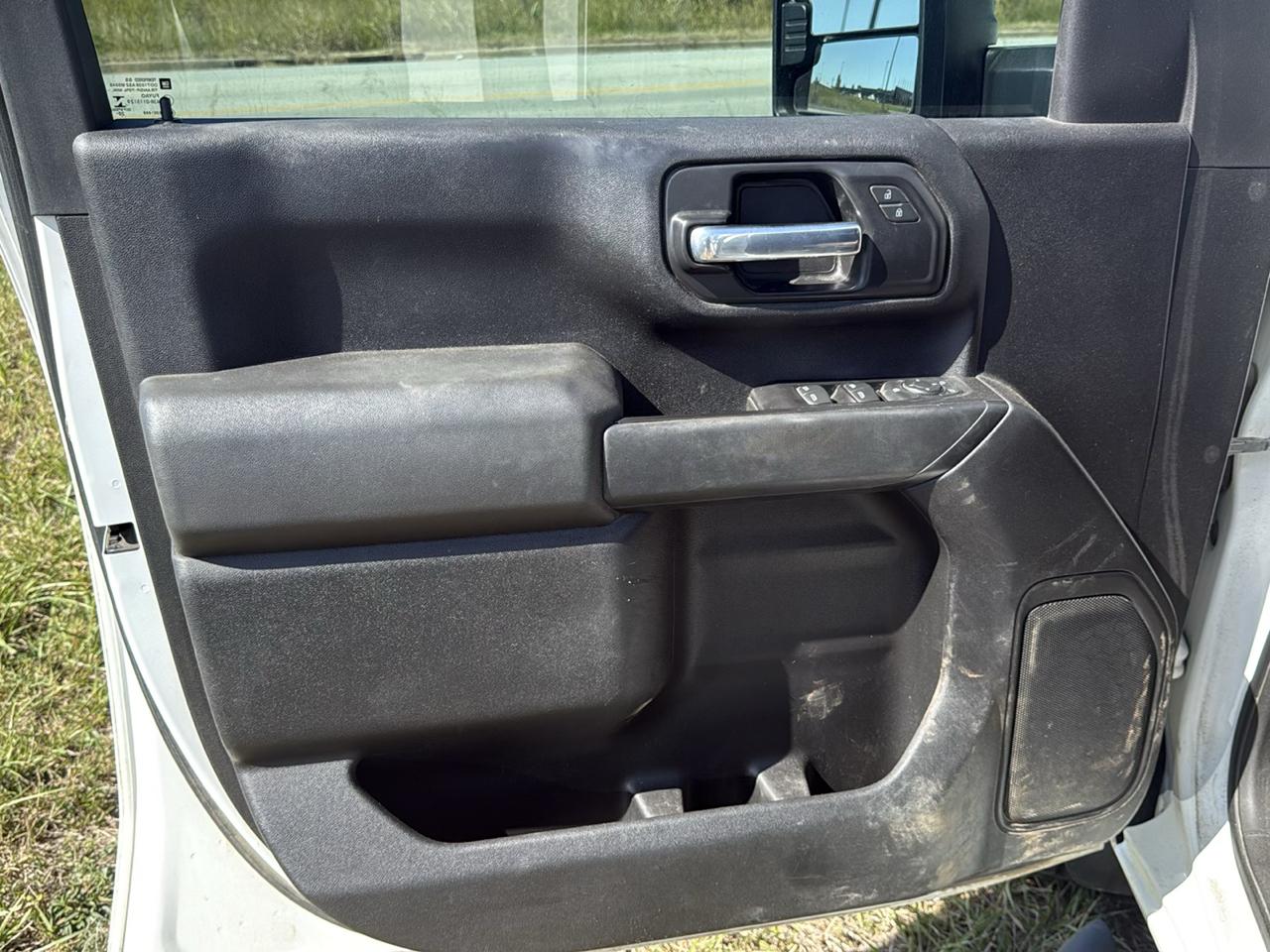 Chevrolet Silverado photo 14