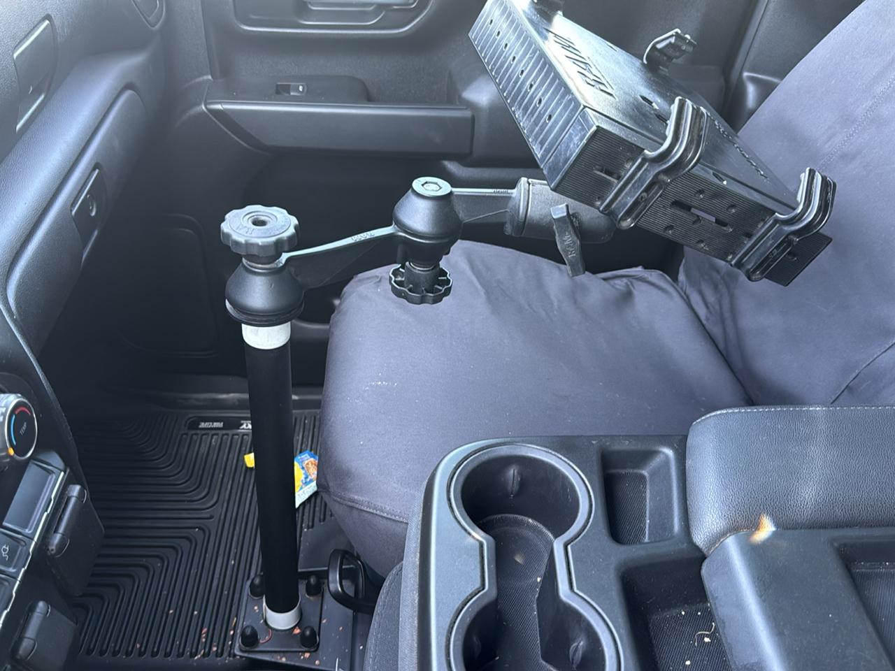 Chevrolet Silverado photo 17