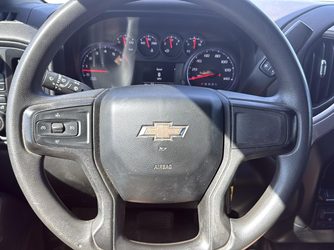 Chevrolet Silverado photo 18