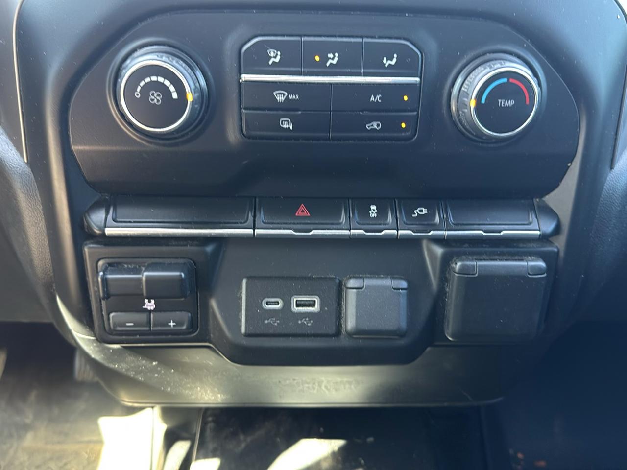 Chevrolet Silverado photo 21