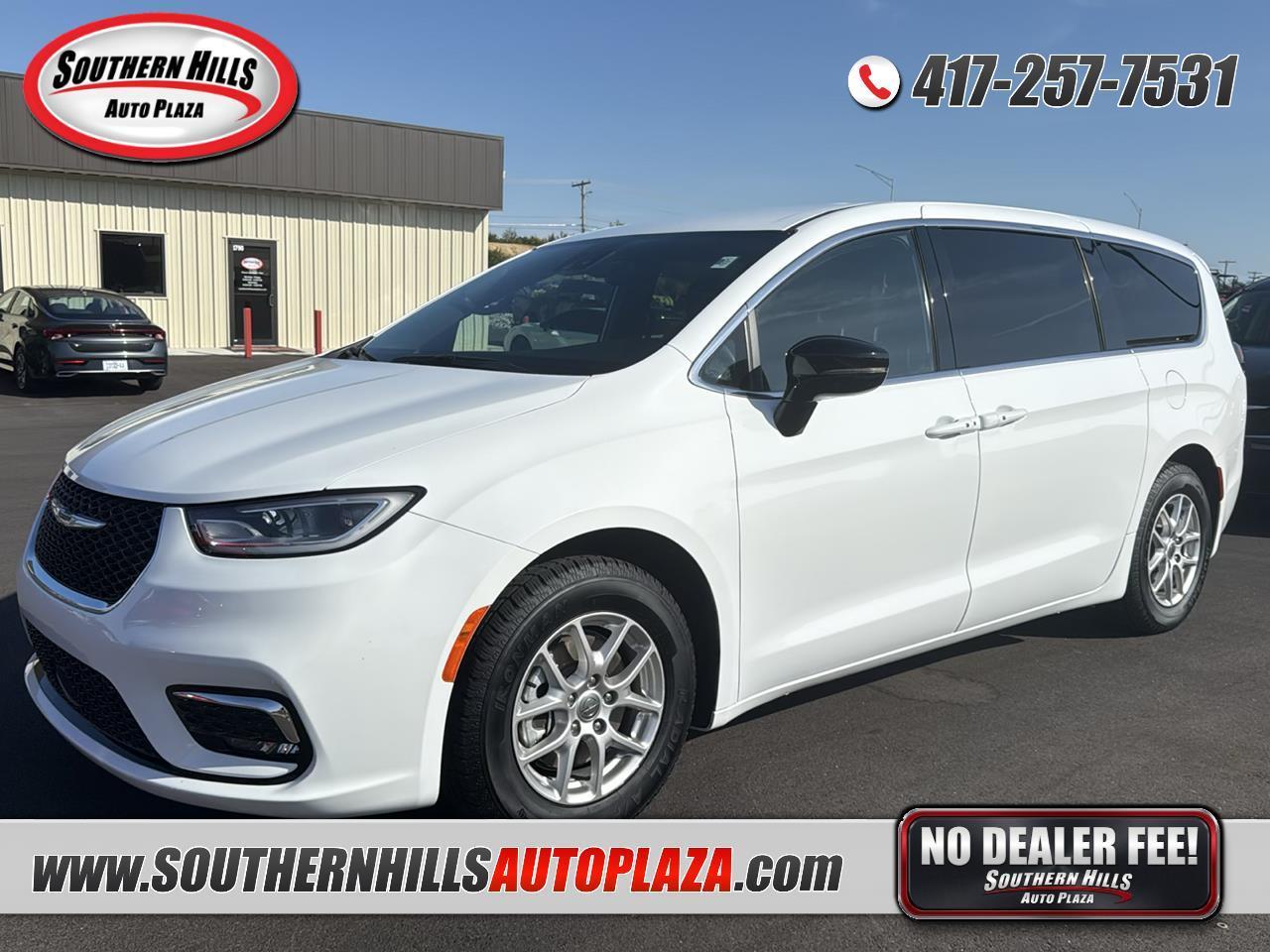 2025 Chrysler Pacifica Select 4D Wagon