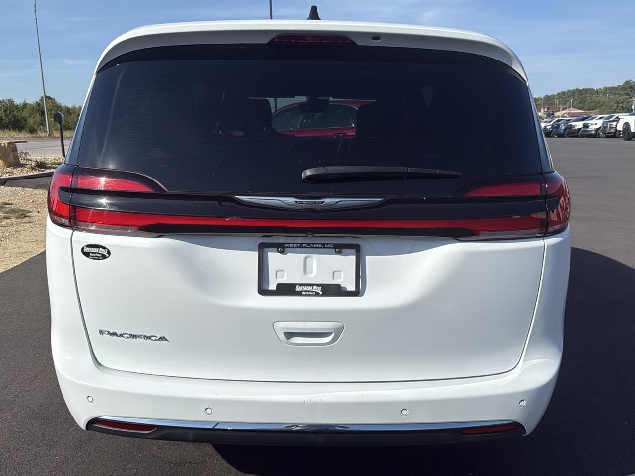 Chrysler Pacifica Select 4D Wagon 2025