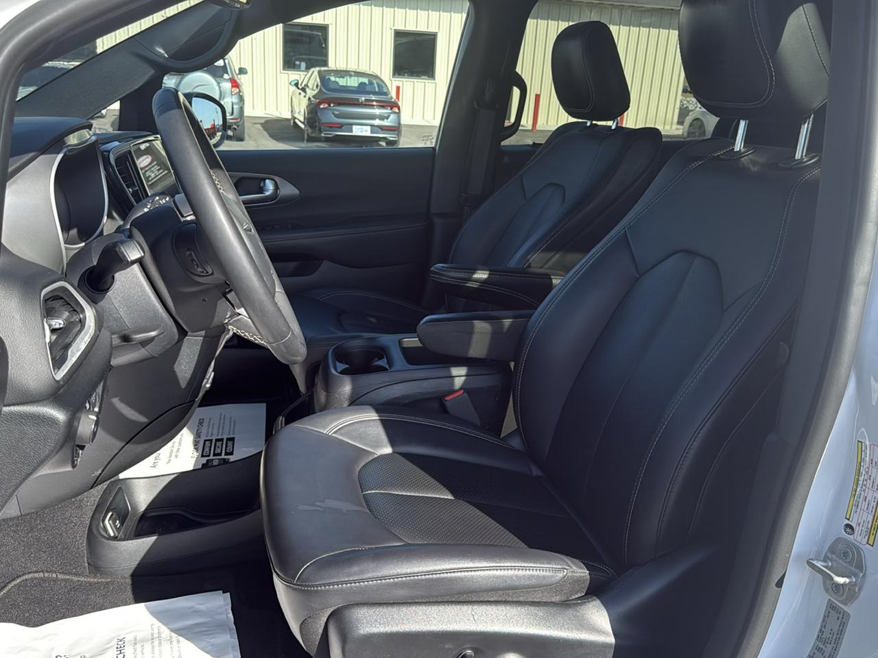 Chrysler Pacifica Select 4D Wagon 2025
