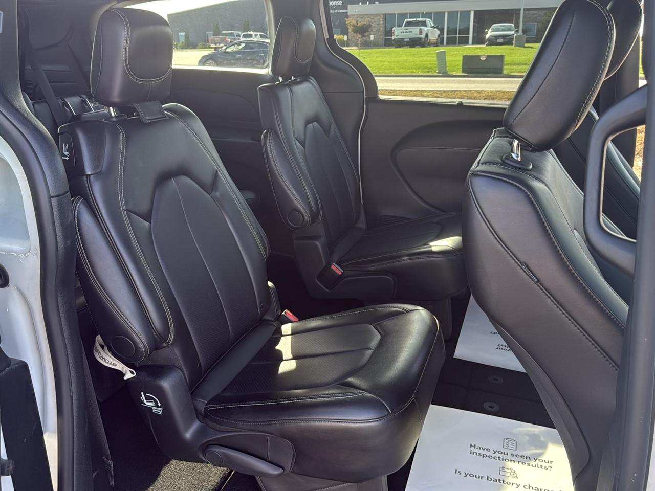 Chrysler Pacifica Select 4D Wagon 2025