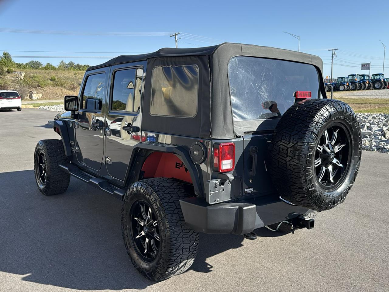 Jeep Wrangler Unlimited Sahara 4D SUV 4WD 2017