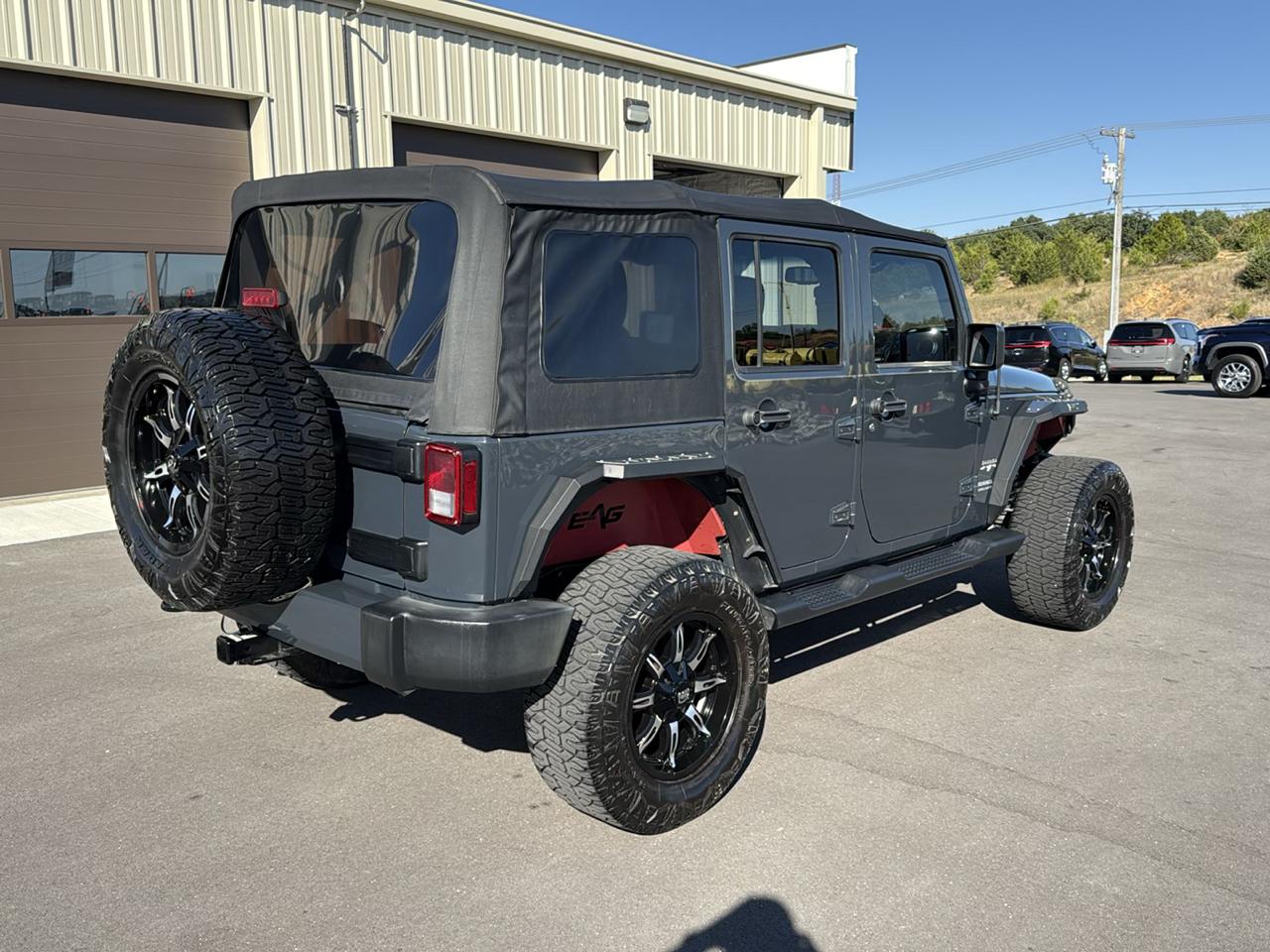 Jeep Wrangler Unlimited Sahara 4D SUV 4WD 2017