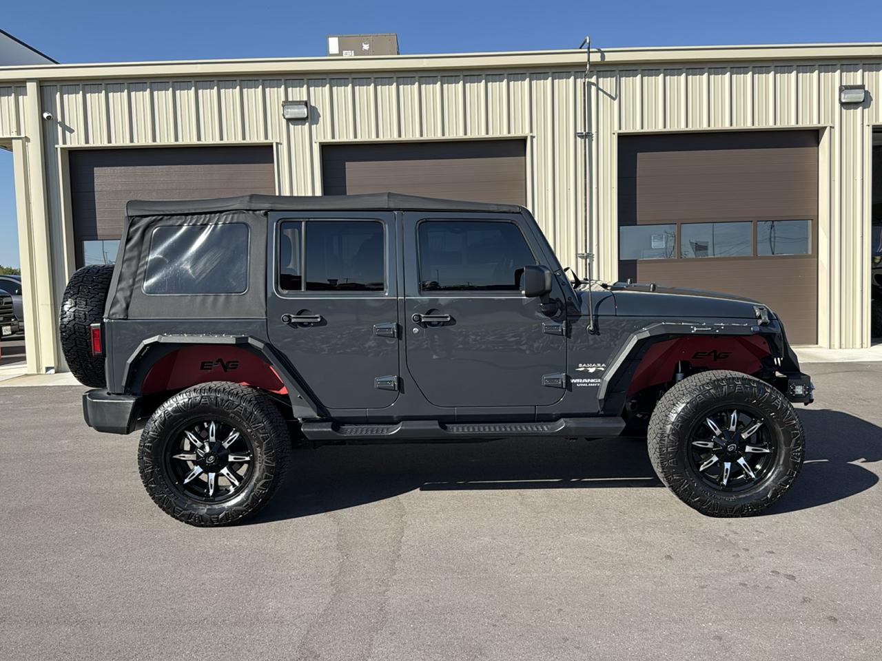 Jeep Wrangler Unlimited Sahara 4D SUV 4WD 2017
