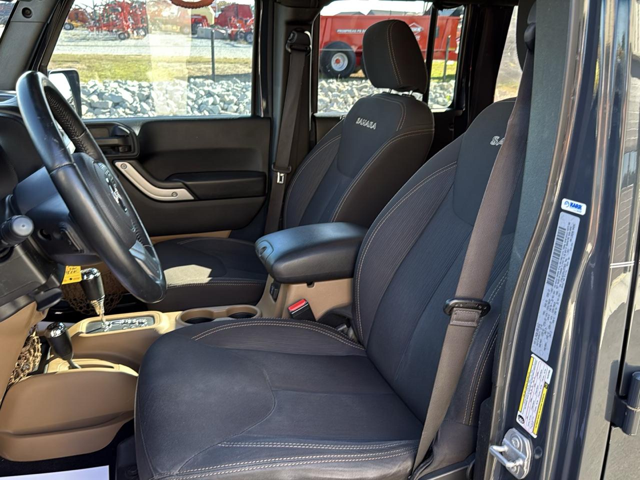 Jeep Wrangler Unlimited Sahara 4D SUV 4WD 2017