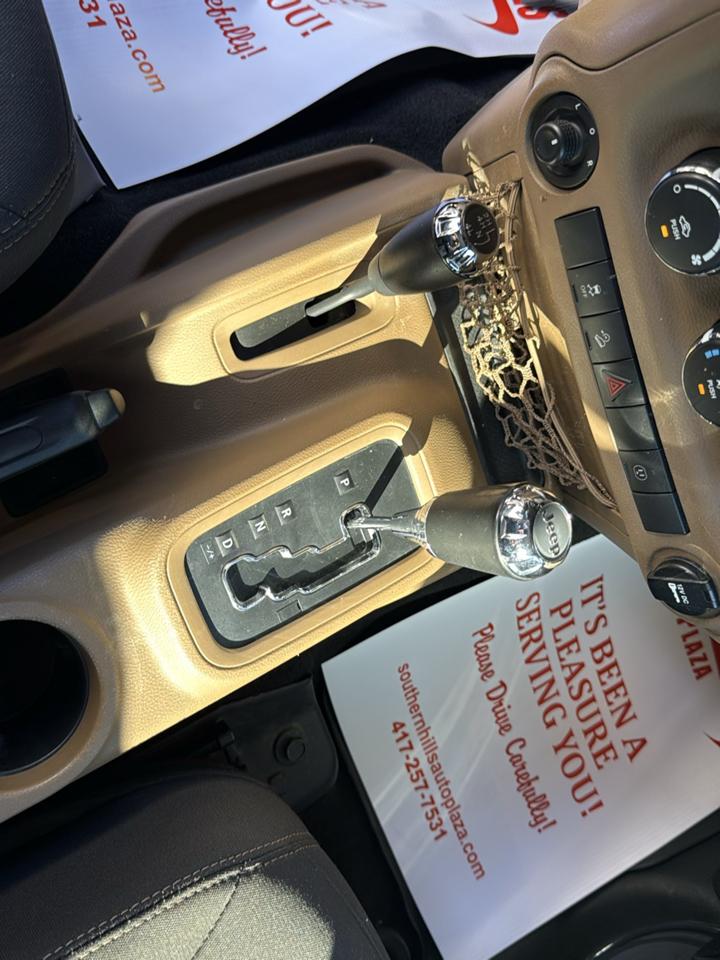 Jeep Wrangler Unlimited Sahara 4D SUV 4WD 2017