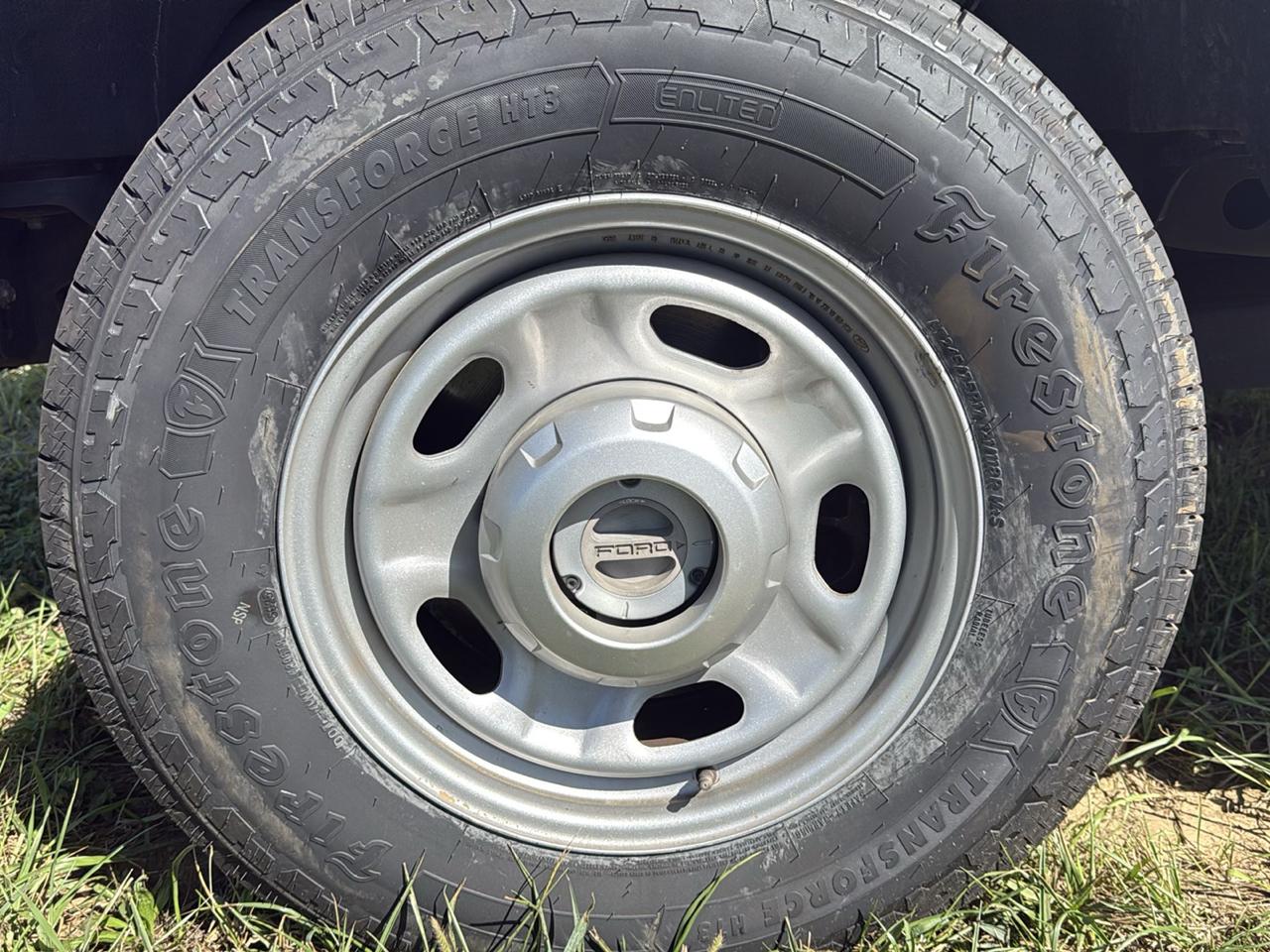 Ford F-250SD photo 8