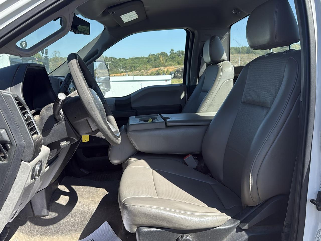 Ford F-250SD photo 9