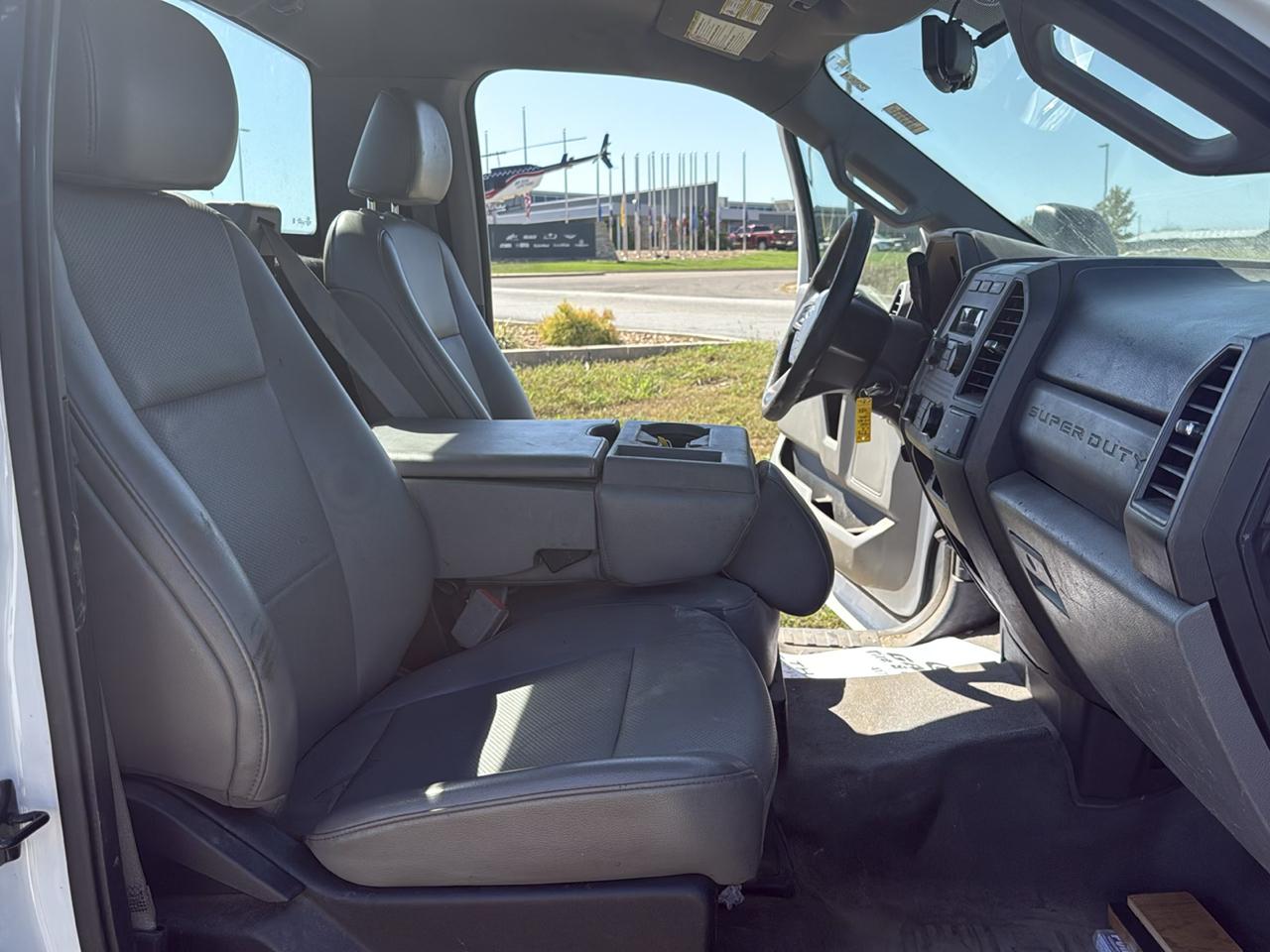 Ford F-250SD photo 10